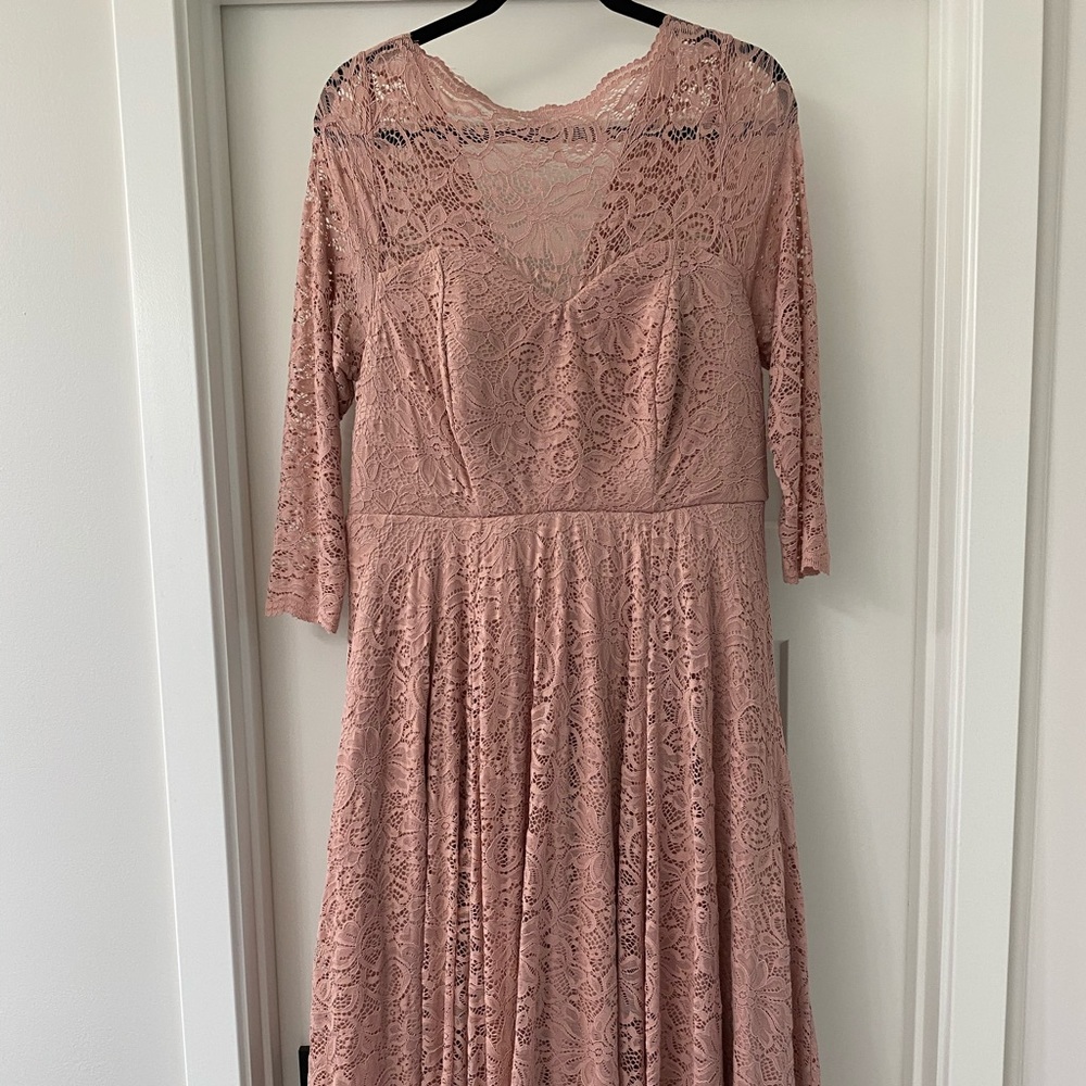 SPECIAL OCCASION LACE MIDI DRESS